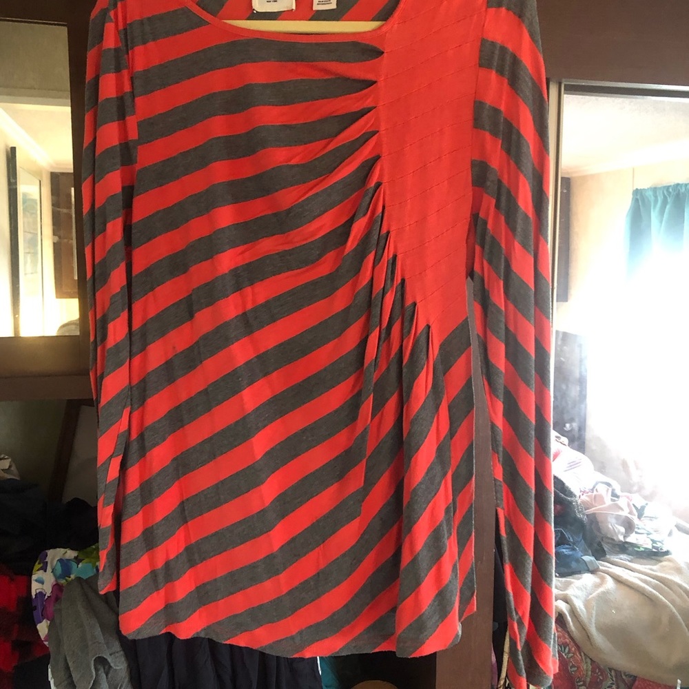 Ladies long sleeve top